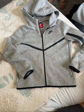 Nike Tech Grey Kids Hooded Zip-Up Jacket with Black Accents size YXL